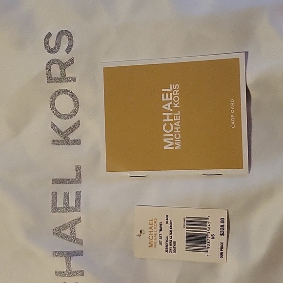 Gorgeous MK BAG WITH WRISTLET - Picture 10 of 13